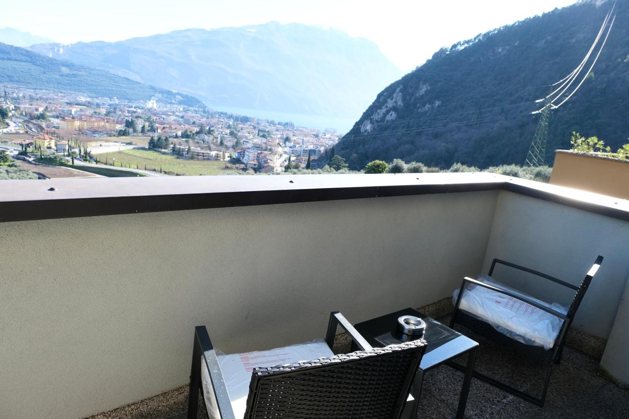 Gavazzo Nuova Casa Segantini - Panorama Pool Apartment מראה חיצוני תמונה